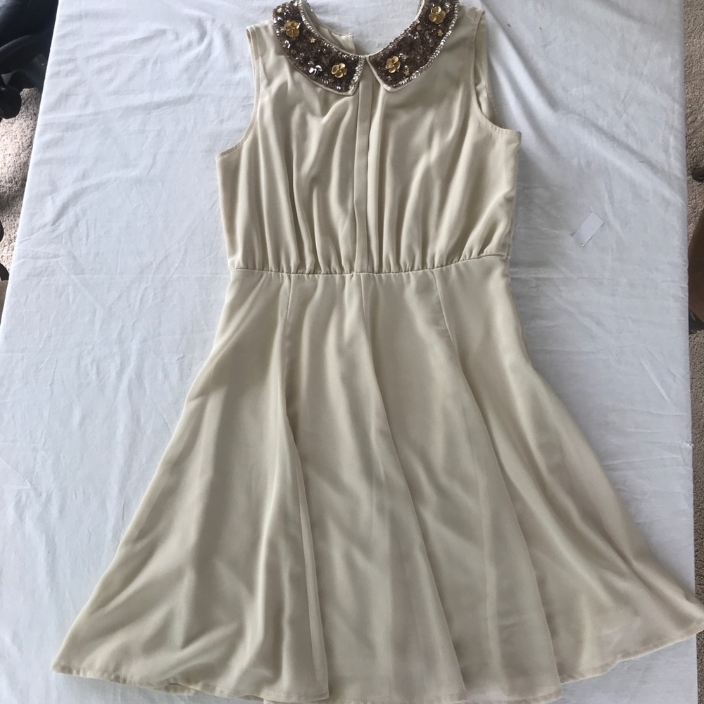 Women SZ M Cream Dress w/sequined collar, linedEUC